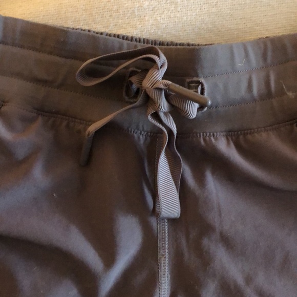 Lululemon Racer Shorts Size 6 - Picture 2 of 5